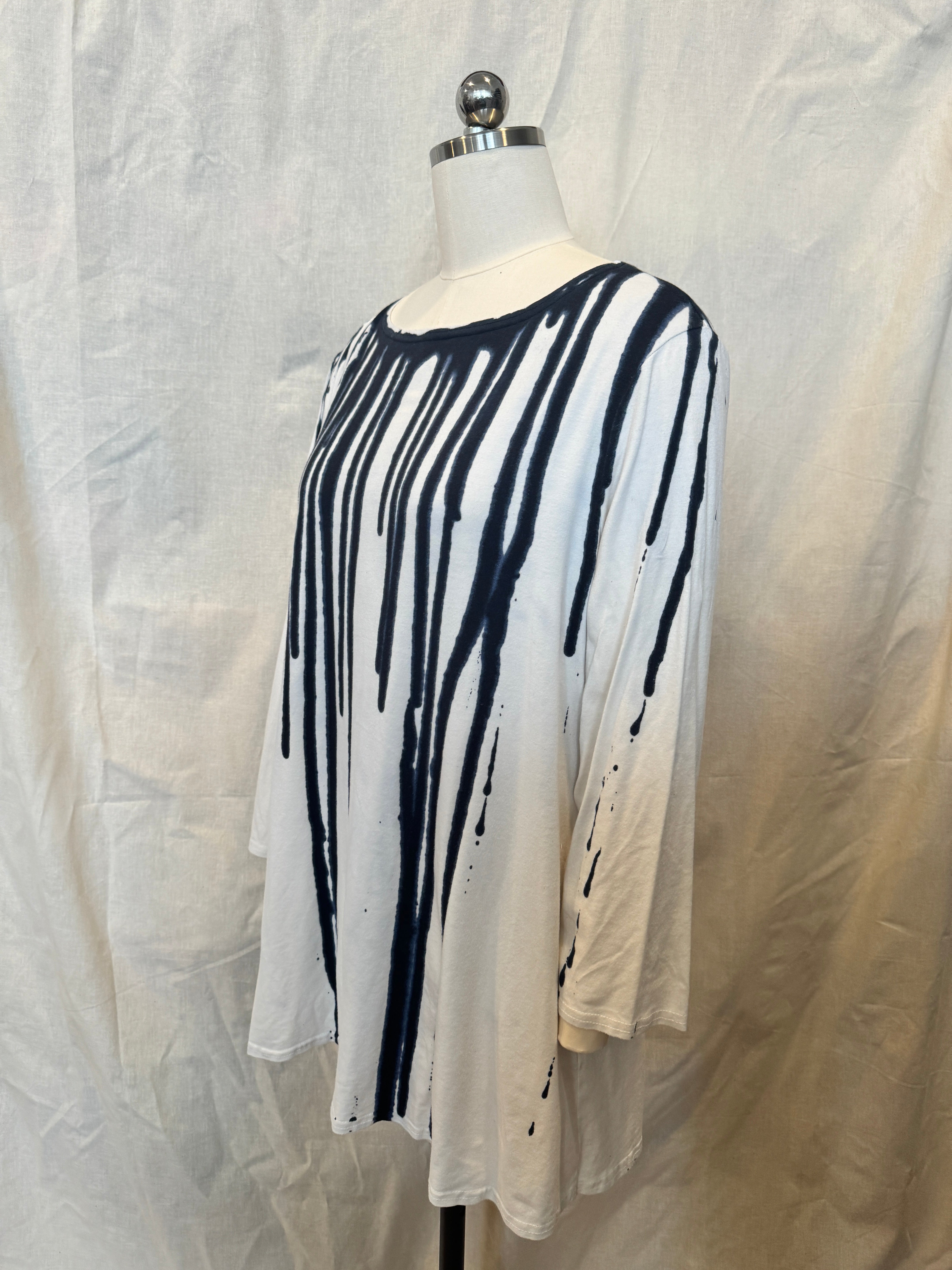 AUDREY TUNIC in Navy Dripstone