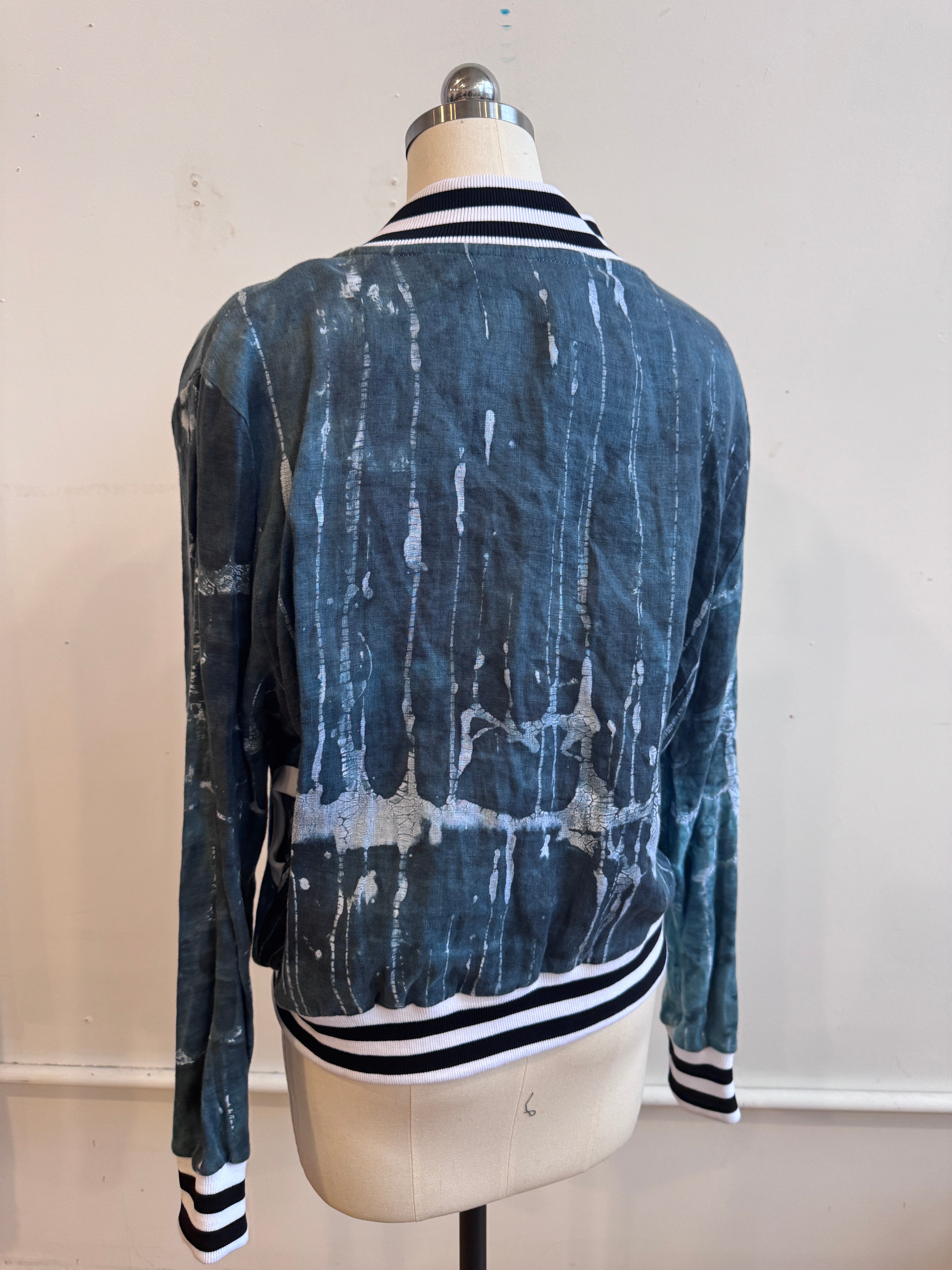 Bomber Jacket in Whispering Grass Demin